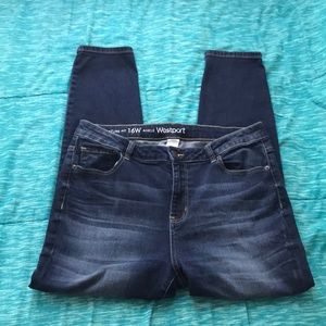 Westport Signature Fit Ankle Jeans